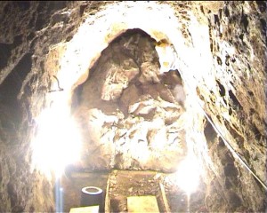 fari accecatori in funzione in simultanea con lo scoppio
